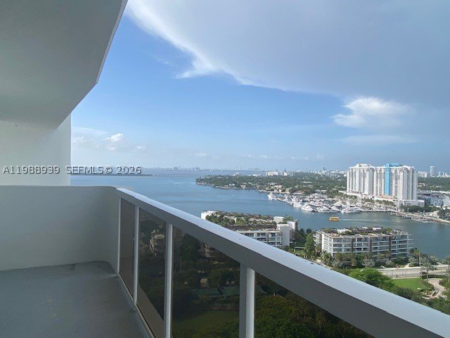 Apartment for rent at Nine Island Avenue 2410