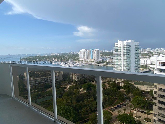 Apartment for rent at Nine Island Avenue 2410