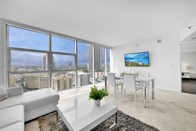 Aluguel de apartamento no Beach Club Two 1907