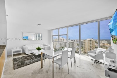 Aluguel de apartamento no Beach Club Two 1907