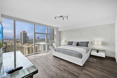 Aluguel de apartamento no Beach Club Two 1907
