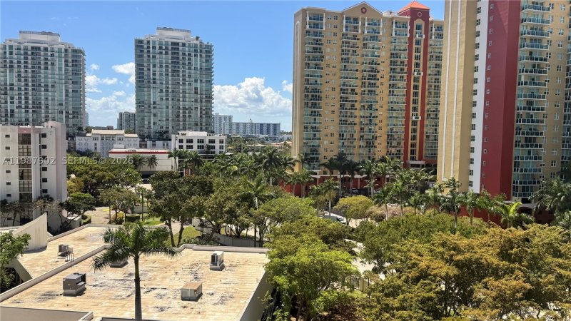 Condo for sale at Plaza of the Americas 1015