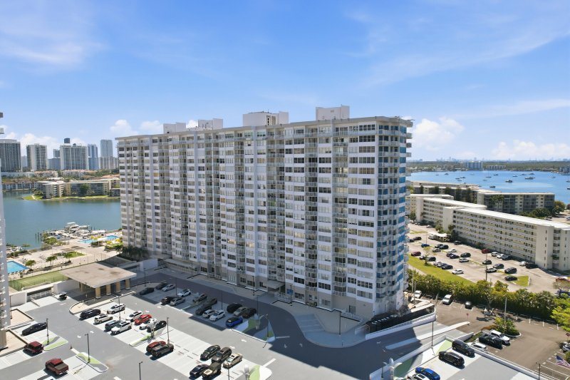 Comprar apartamento en Del Prado South Tower 1502