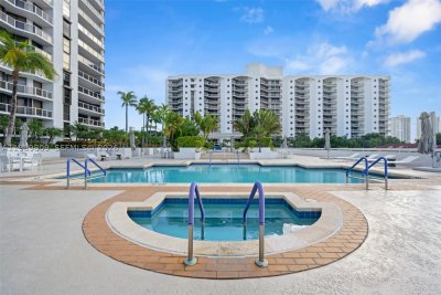 Comprar apartamento en Harbor Tower at Waterways 1204