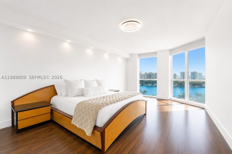 Condo for sale at Harbor Tower at Waterways 1204