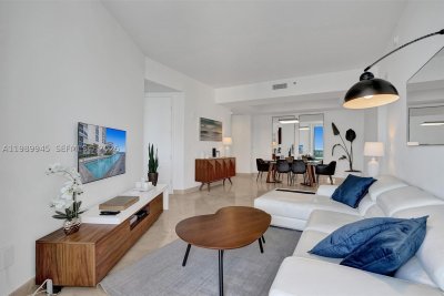 Comprar apartamento no Trump Tower One 805