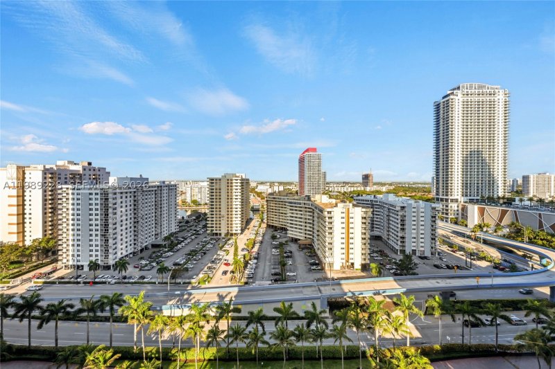 Apartment for rent at Beach Club Two 1707