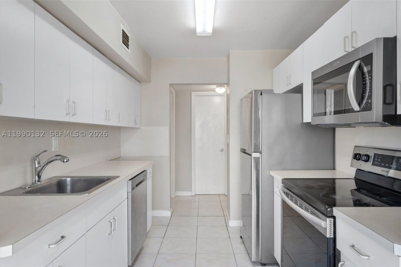 Condo for sale at Caribbean Breeze 456