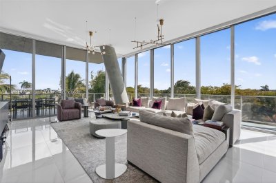 Comprar apartamento en Grove at Grand Bay 402S