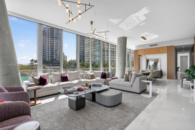 Comprar apartamento en Grove at Grand Bay 402S
