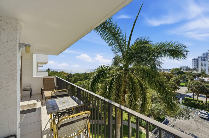 Condo for sale at The Summit 506s