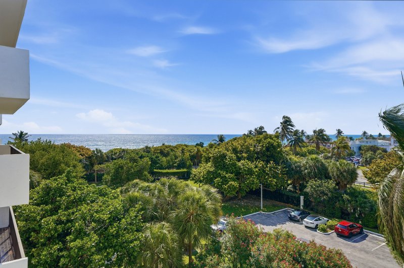 Condo for sale at The Summit 506s
