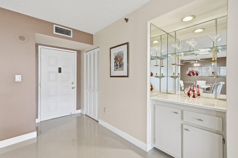 Condo for sale at The Summit 506s