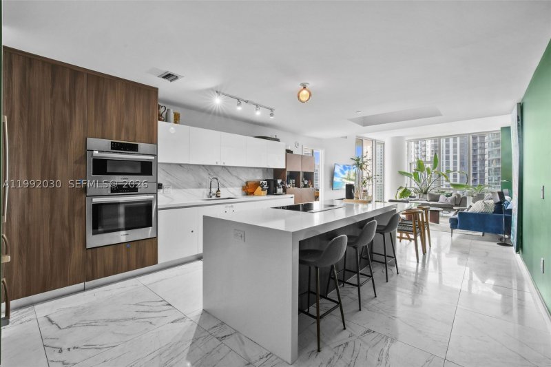 Condo for sale at Paramount Miami WorldCenter 3211