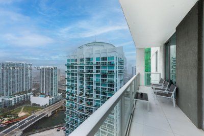 Comprar apartamento no 500 Brickell West Tower 4200