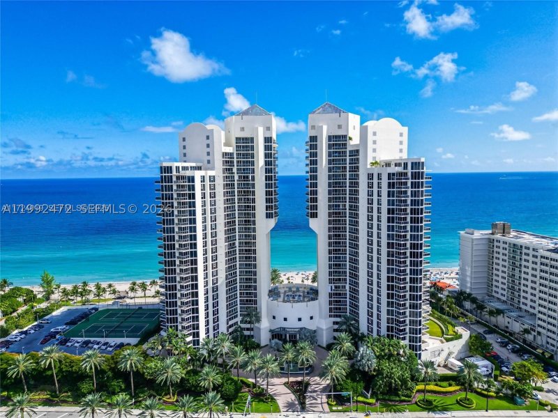 Condo for sale at Ocean One 304