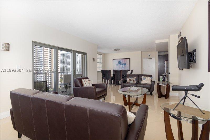 Comprar apartamento en The Hemispheres 9F