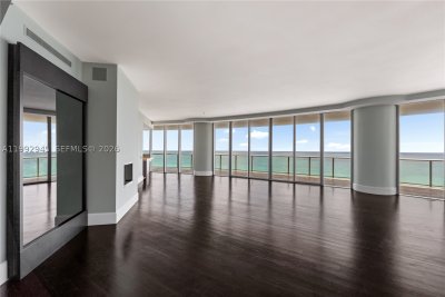 Comprar apartamento no St Regis Bal Harbour Center Tower 600