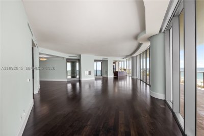 Comprar apartamento no St Regis Bal Harbour Center Tower 600