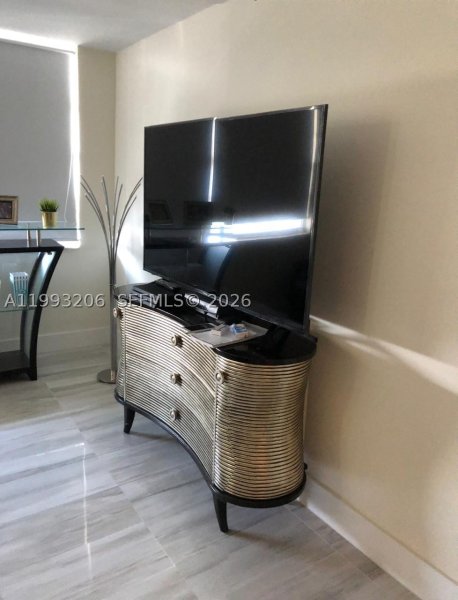 Condo for sale at Burleigh House 525