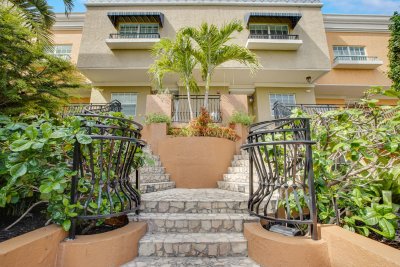 Comprar apartamento en Villaggio Di Las Olas 410