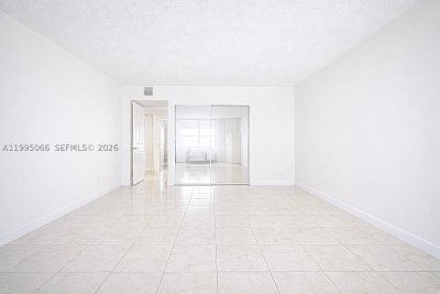 Comprar apartamento no Hallmark of Hollywood 816