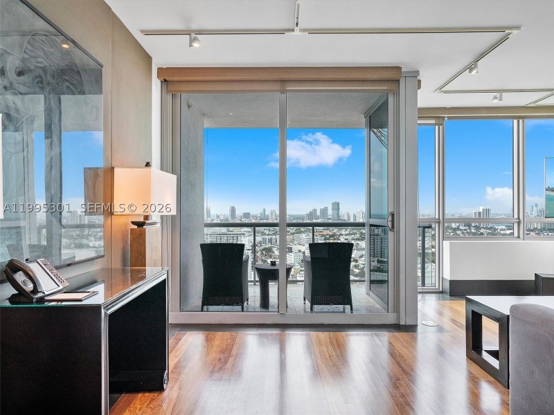 Apartment for rent at Setai 3302