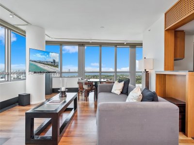 Aluguel de apartamento no Setai 3302