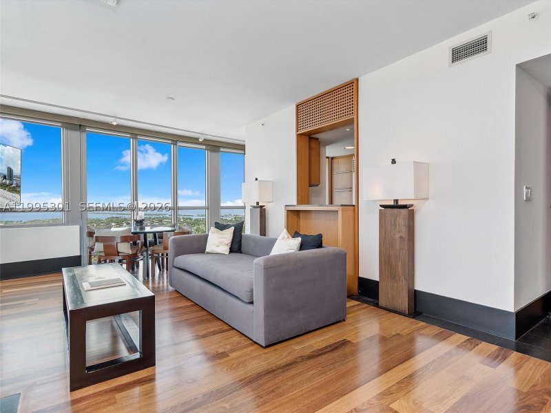 Apartment for rent at Setai 3302