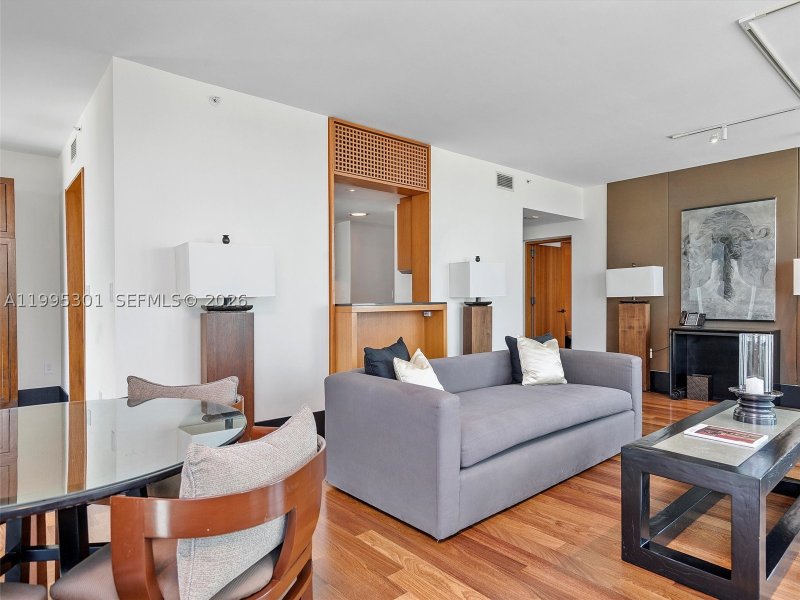 Apartment for rent at Setai 3302