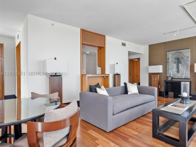 Aluguel de apartamento no Setai 3302