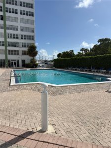 Comprar apartamento en Bayview Towers B1605