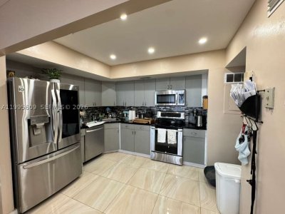 Comprar apartamento en Bayview Towers B1605