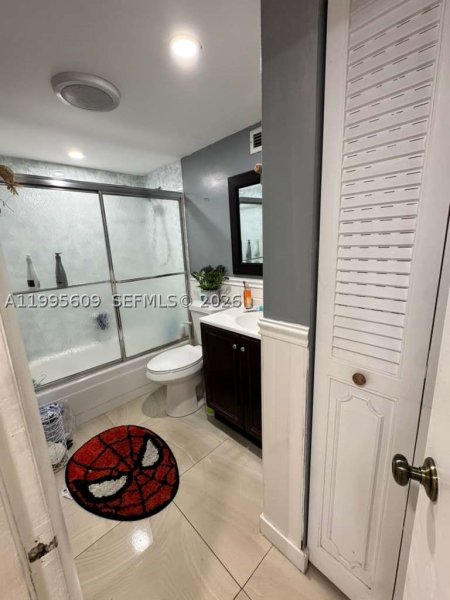Condo for sale at Bayview Towers B1605