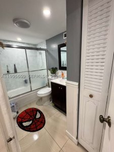 Comprar apartamento en Bayview Towers B1605