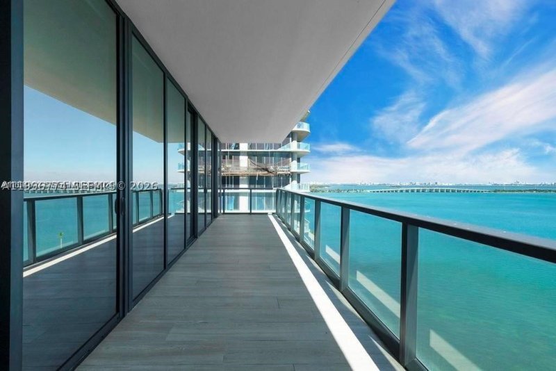 Condo for sale at Elysee Miami 1402