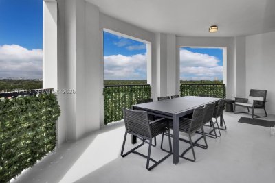 Comprar apartamento en Merrick Manor LPH914