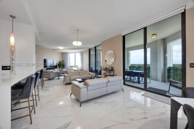 Comprar apartamento en Merrick Manor LPH914