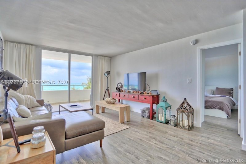 Apartment for rent at Oceanside Plaza 5F