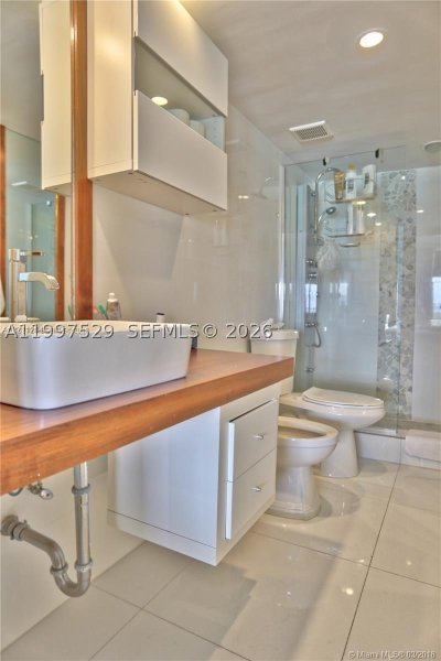 Apartment for rent at Oceanside Plaza 5F