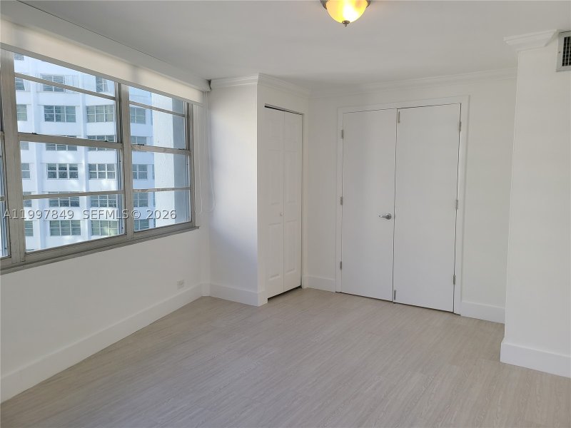 Apartment for rent at Four Ambassadors 1207