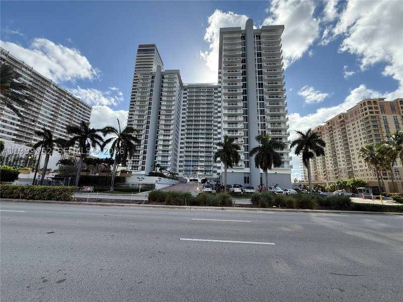 Apartment for rent at Parker Plaza Estates 803