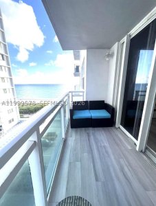 Aluguel de apartamento no The Collins Condo 806
