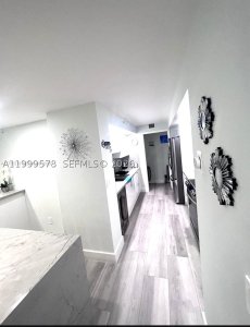 Aluguel de apartamento no The Collins Condo 806