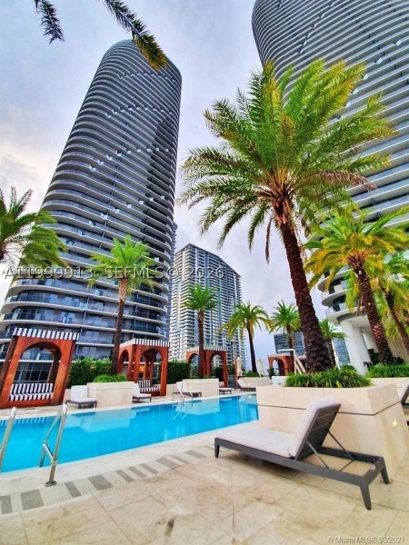 Apartment for rent at SLS Lux Brickell 1008