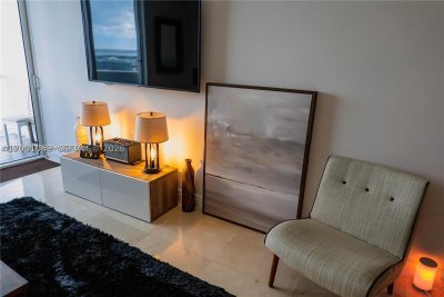Alquiler de apartamento en Akoya 2710