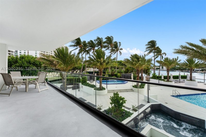 Condo for sale at Tower House 304