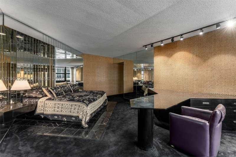 Condo for sale at Tower House 304