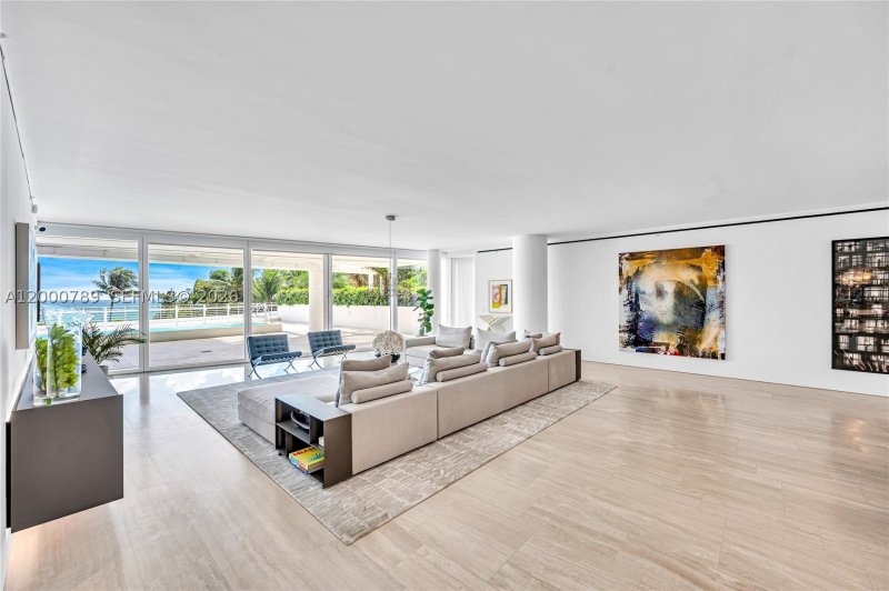 Comprar apartamento en The Surf Club Four Seasons Condo & Hotel S-201