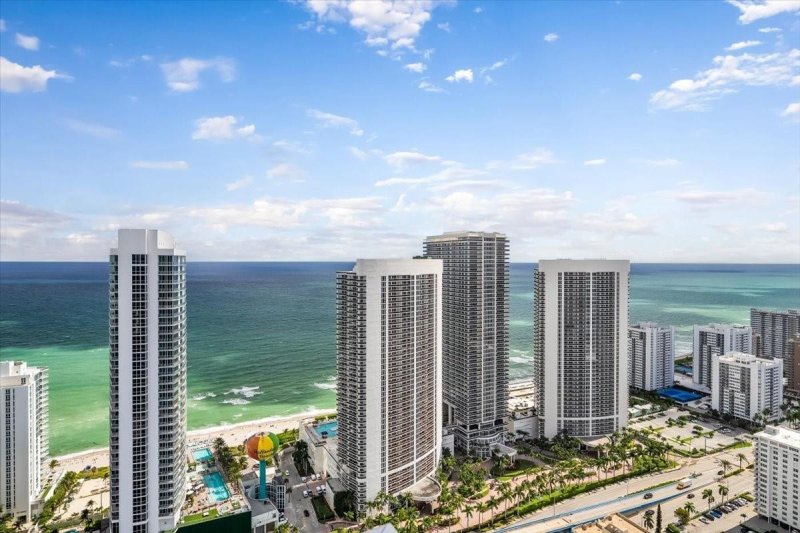 Condo for sale at Hyde Beach House R1102